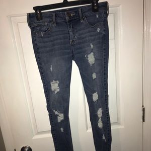 Hollister distressed jeans in perfect condition